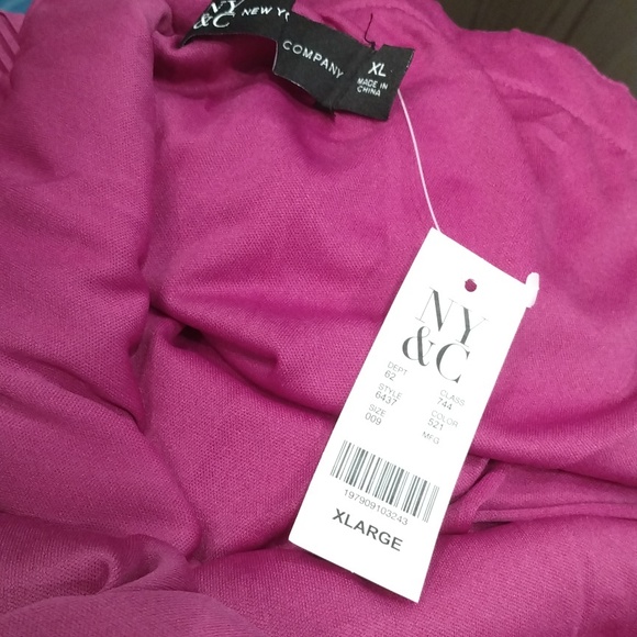 💜V-Neck Halter Plisse Dress - Picture 7 of 8